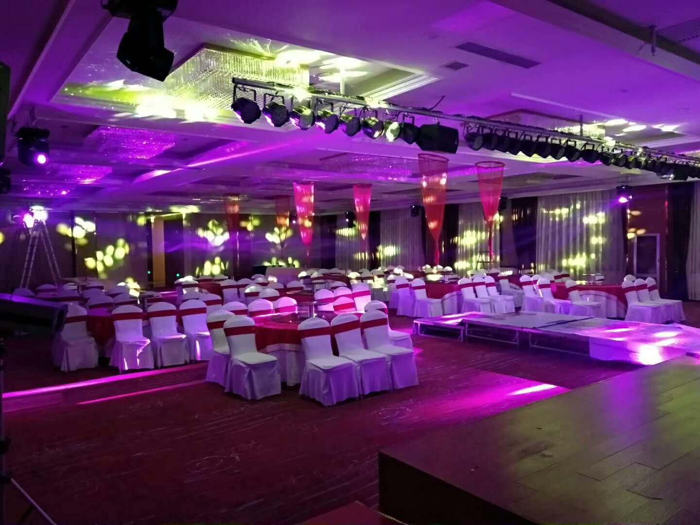 酒店宴會廳_三晞燈光,舞臺燈光,酒吧燈光廠家,激光燈